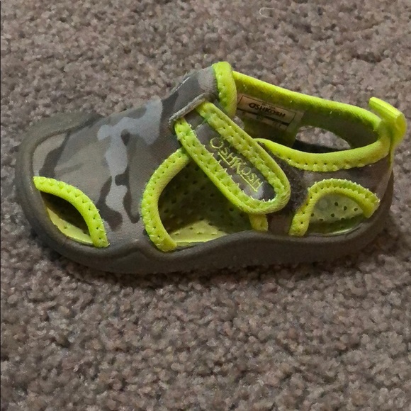 OshKosh B'gosh Other - OshKosh Aquatic Yellow/Gray Camouflage Water Shoe